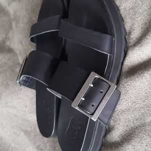 Sorel sandals size 7